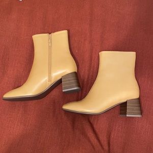 Purchased but never worn. I didn’t like the look as much as I thought.